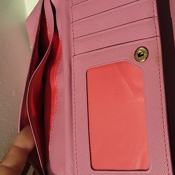 28.AUTHENTIC MCM WALLET - Picture 9 of 12